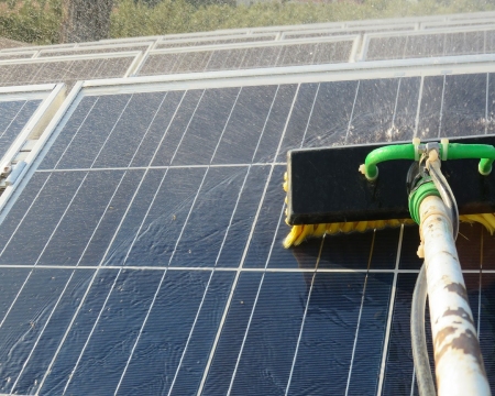 czyszczenie paneli słonecznych